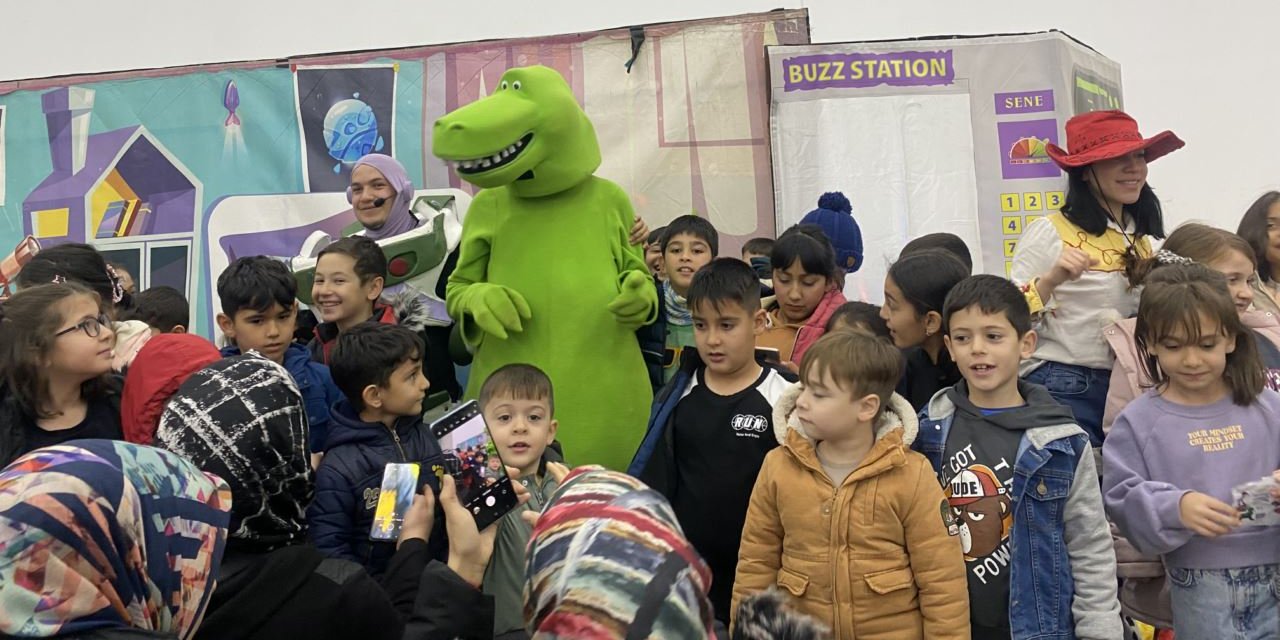 Sarayönü'nde çocuklar için "Oyuncakların Macerası" tiyatrosu sahnelendi