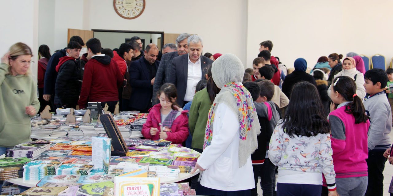 Kadınhanı'nda 3. Kitap Fuarı Başladı