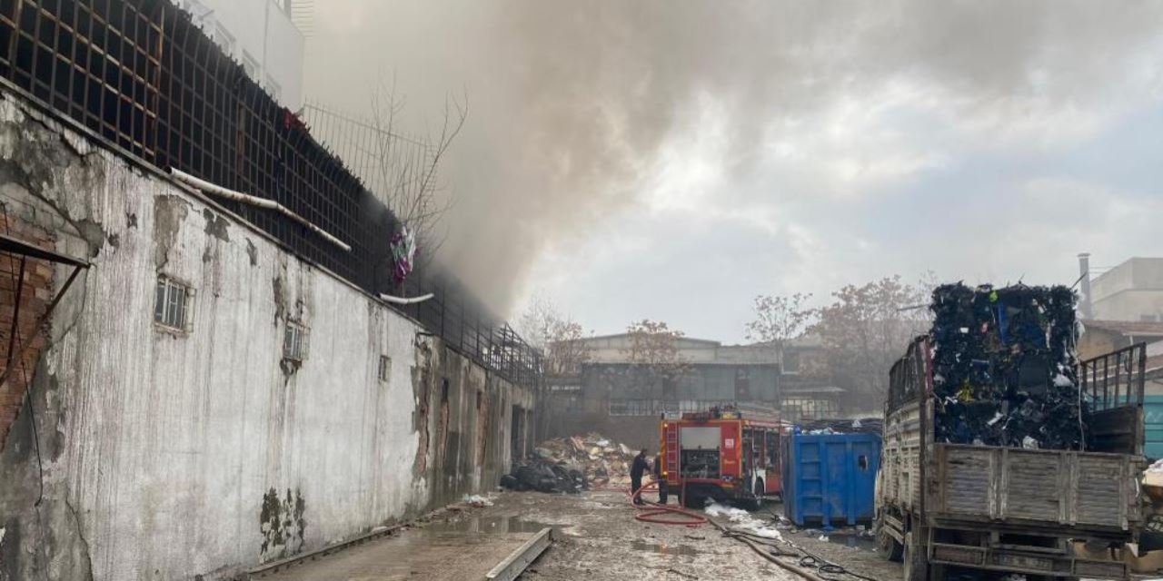 Ankara'da atık fabrikasında büyük yangın