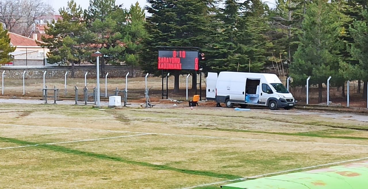 Sarayönü İlçe Stadına skorboard kazandırıldı