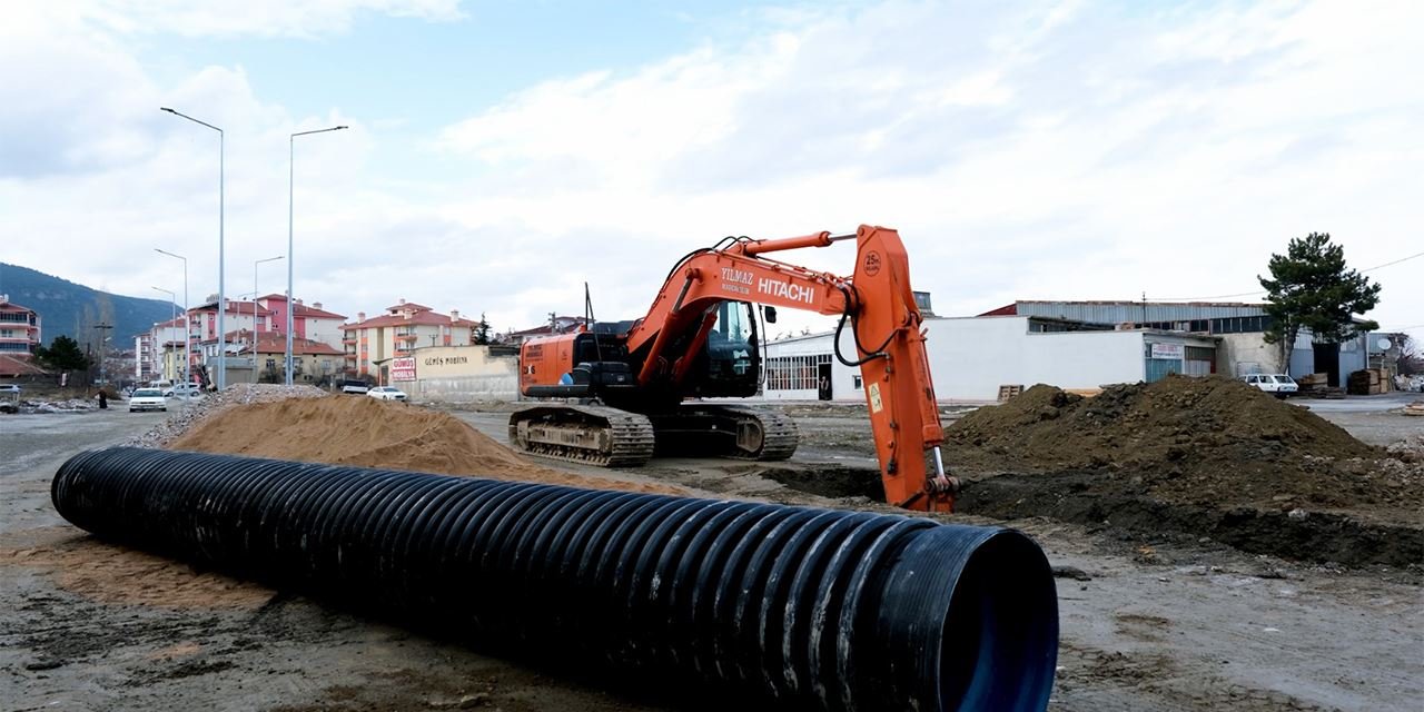 Akşehir'de yol çalışmalarına hız verildi