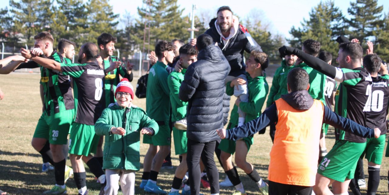 Sarayönüspor’da zafer coşkusu yaşandı