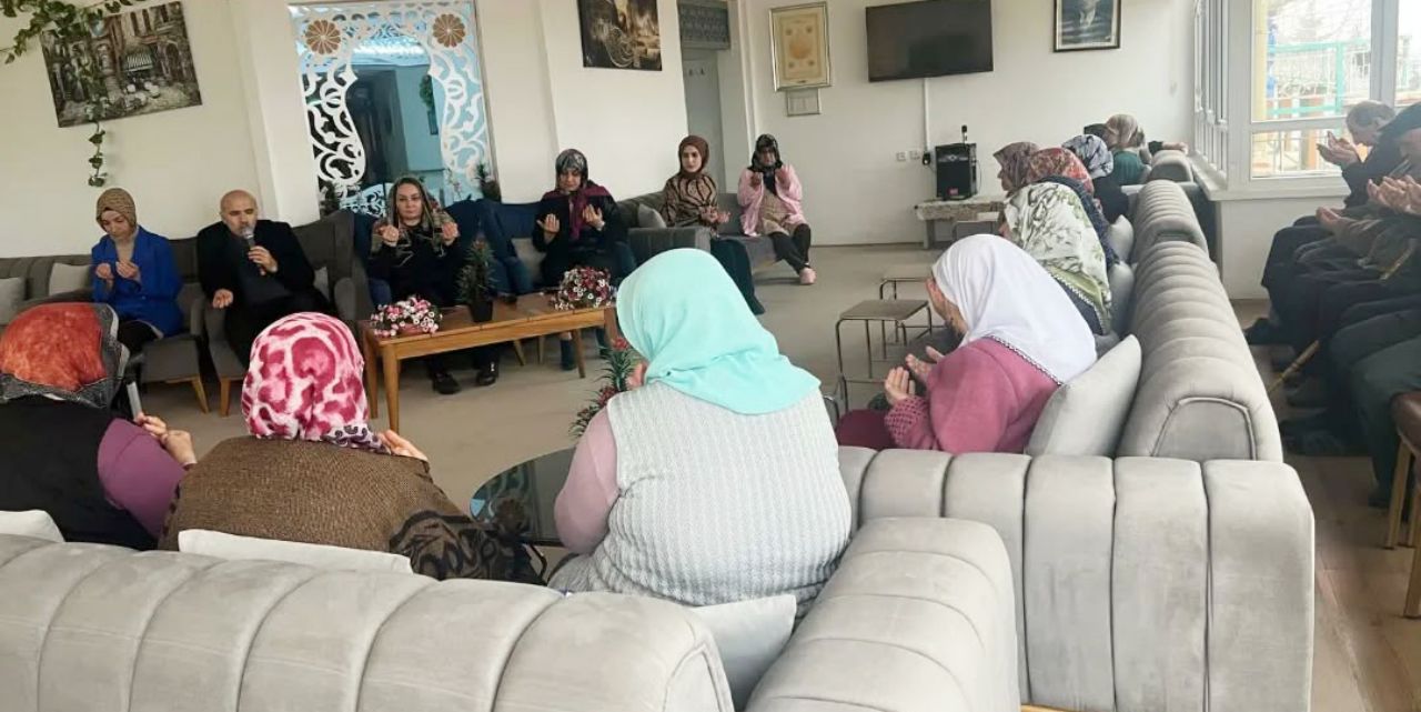 Huzurevi yaşlıları Kartalkaya’da vefat edenleri unutmadı