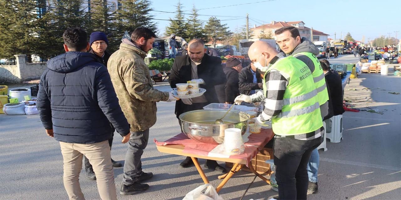 Çeltik Belediyesi'nden soğuk kış sabahında çorba ikramı