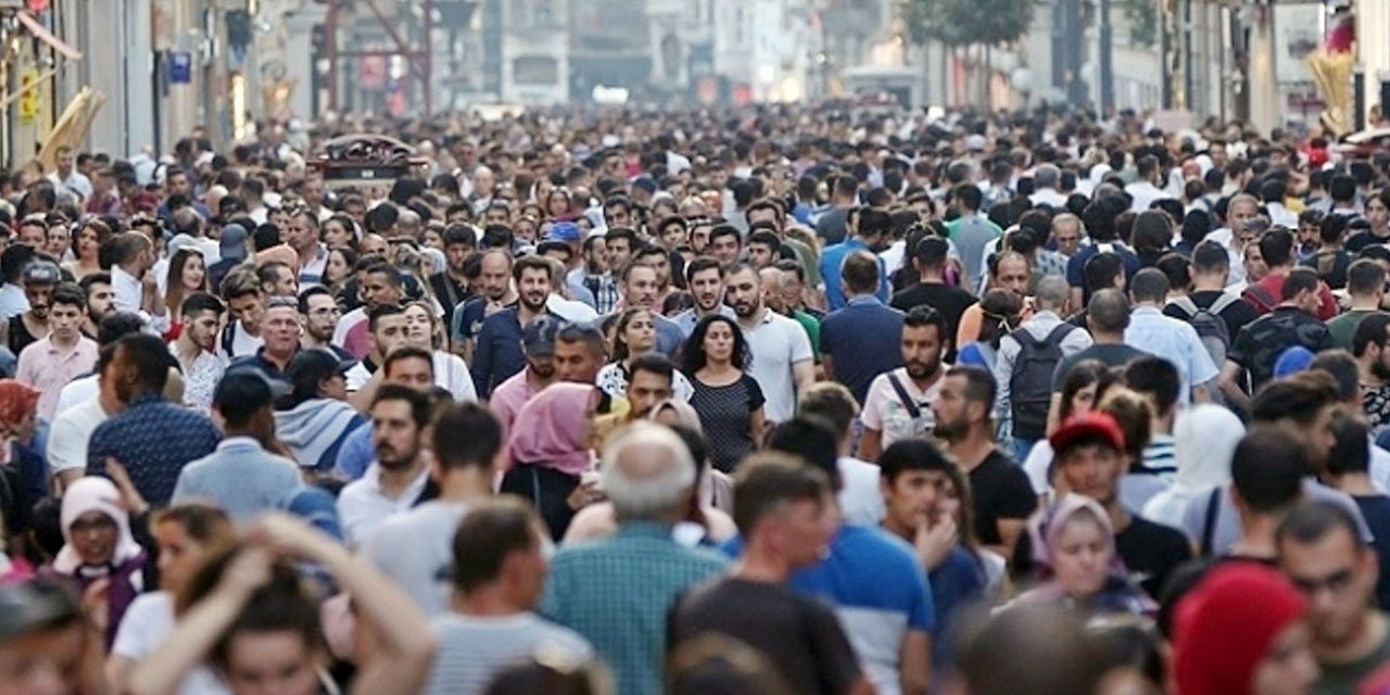 Türkiye'nin nüfusu belli oldu! Çoğalıyoruz