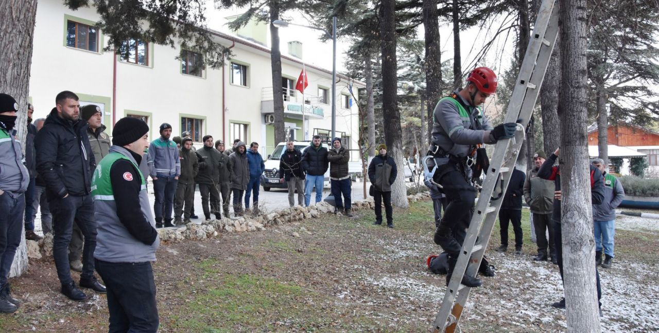 Ormancılara yüksekte çalışma eğitimi