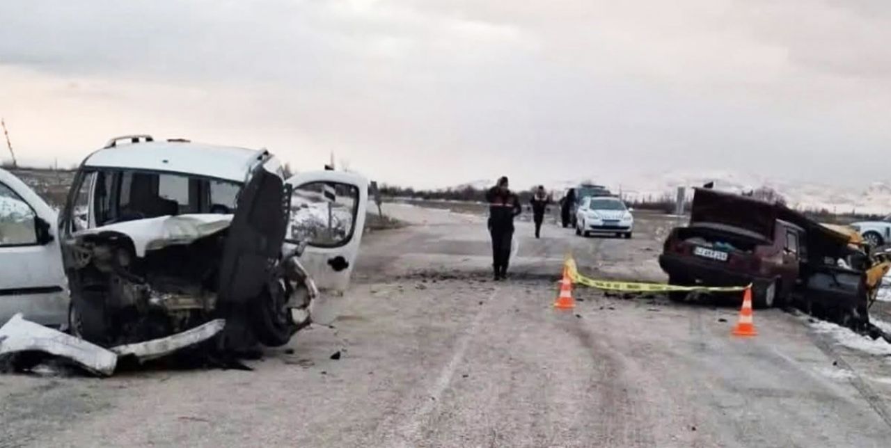 Konya'da zincirleme trafik kazası 2 ölü, 1 yaralı