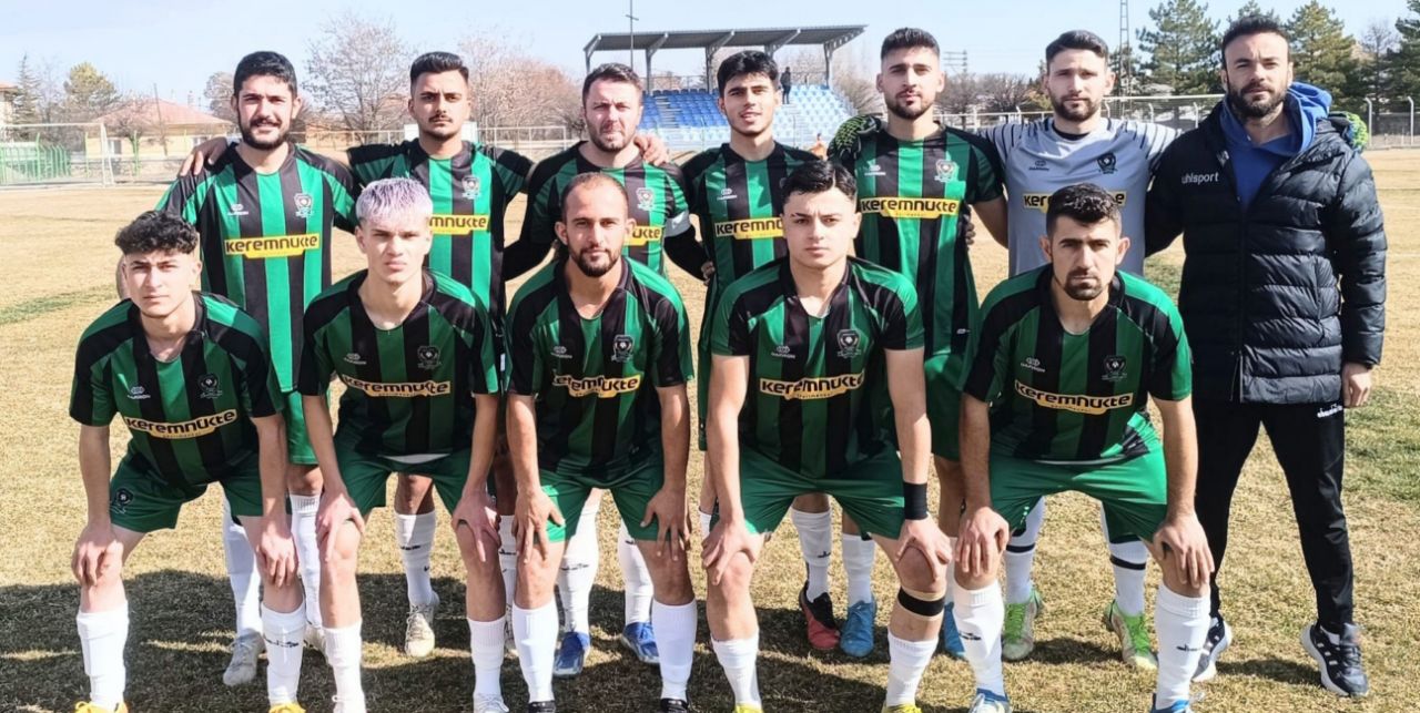 Sarayönü Belediyespor ikinci yarının lideri