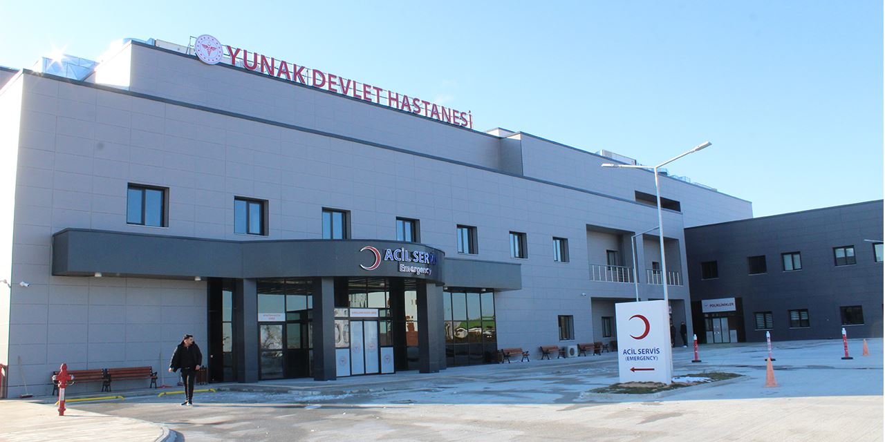 Yunak Devlet Hastanesi kapılarını açtı