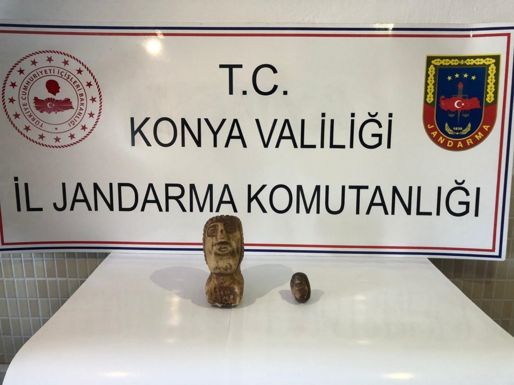 Jandarma tarihi eser yakaladı