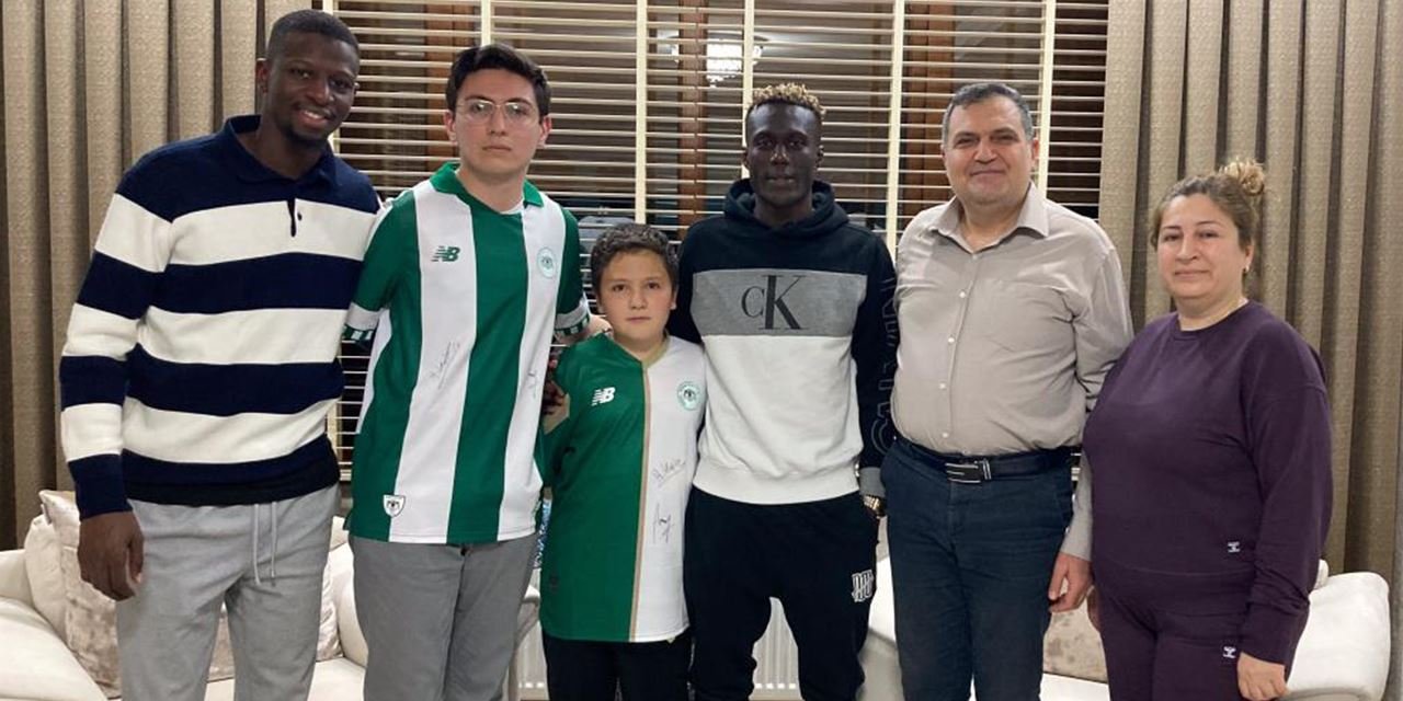 Konyaspor'un yıldızları Ndao ve Keyta, oruçlarını Konyalı bir aileyle açtı