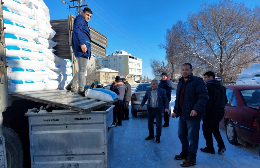 Ladik’te TARKOP aracılığıyla un dağıtıldı