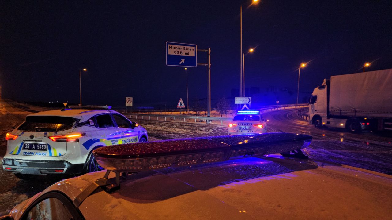 Feci kazada karı koca hayatını kaybetti