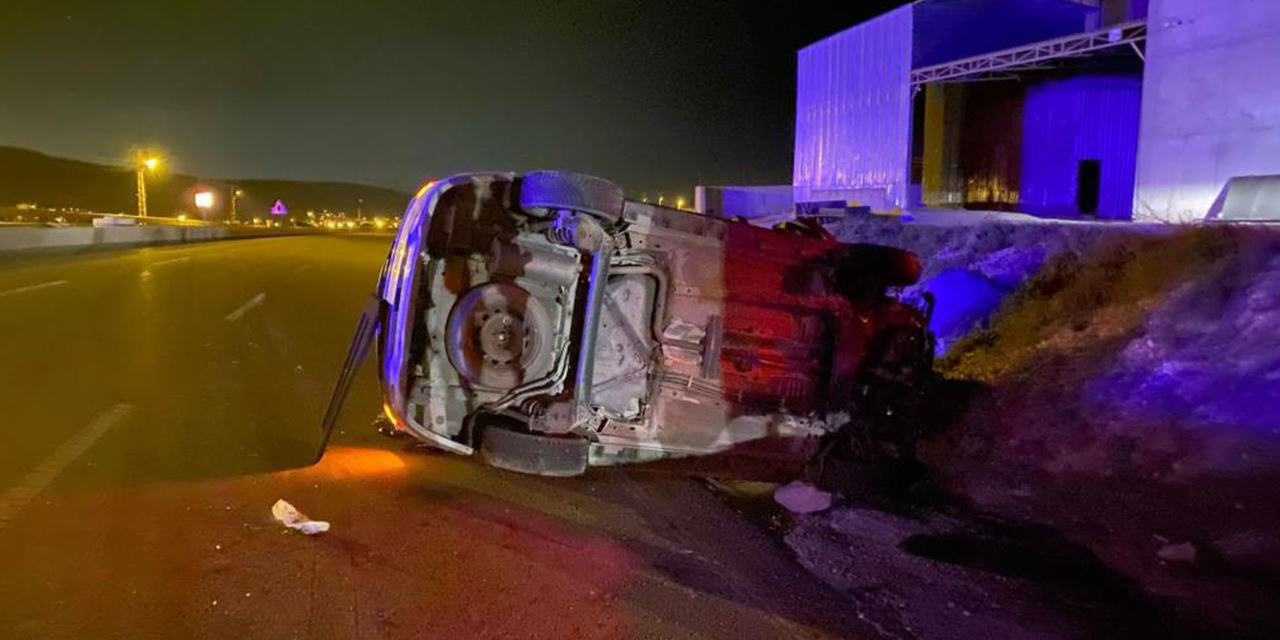 Haymana’da yol ortasında eşekler kazaya yol açtı: 4 kişi yaralandı