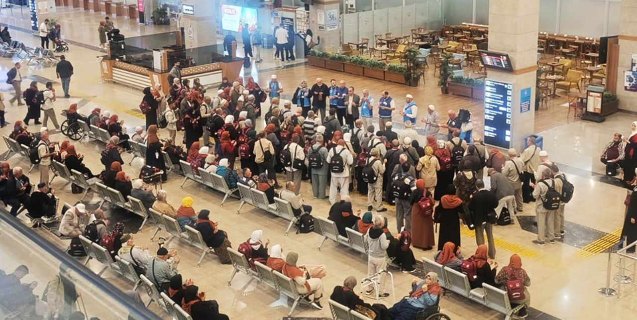 Konya'dan Hac Kafilesi dualarla uğurlandı