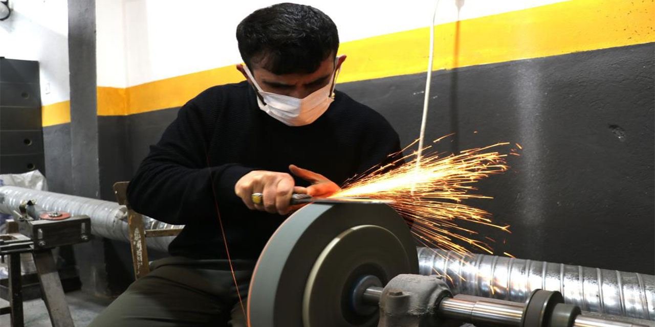 Bıçak ustaları kurban mesaisine başladı