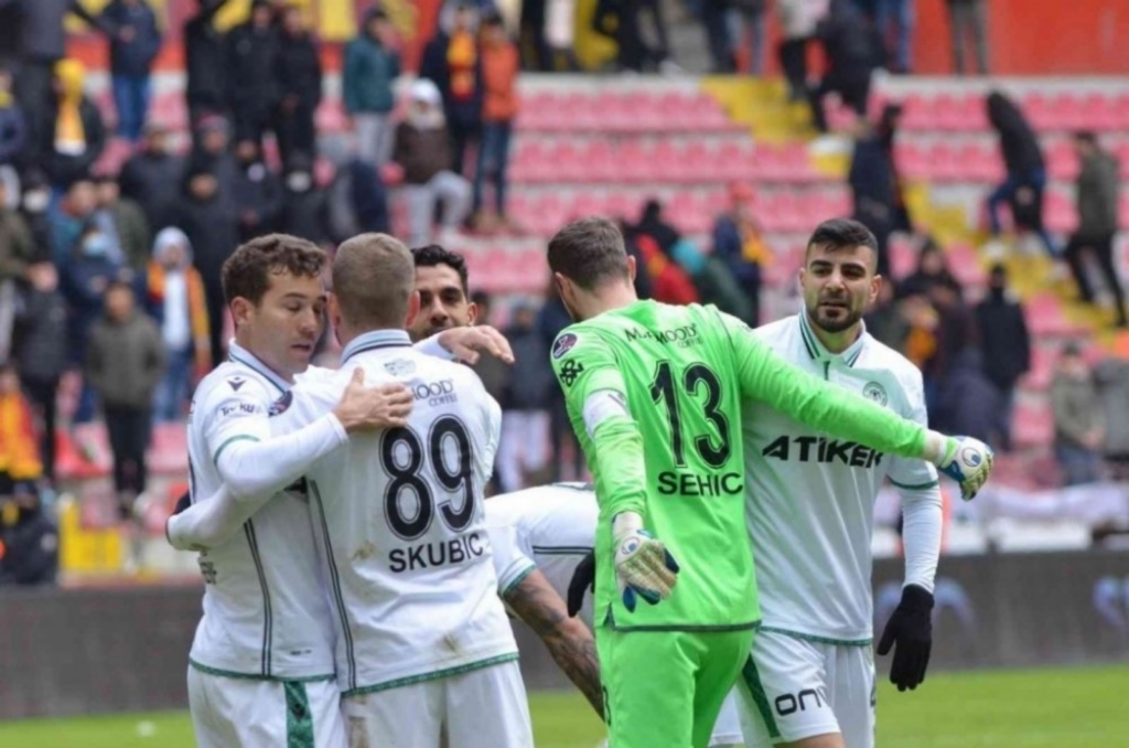 Konyaspor geriden kaldı kazandı