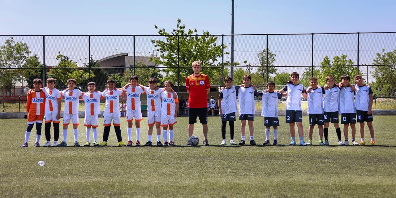 Meram’da futbol coşkusu başladı