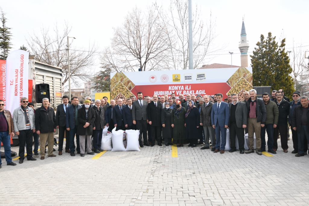 Konya’da atıl arazilerin üretime kazandırılması için çiftçiye hububat desteği