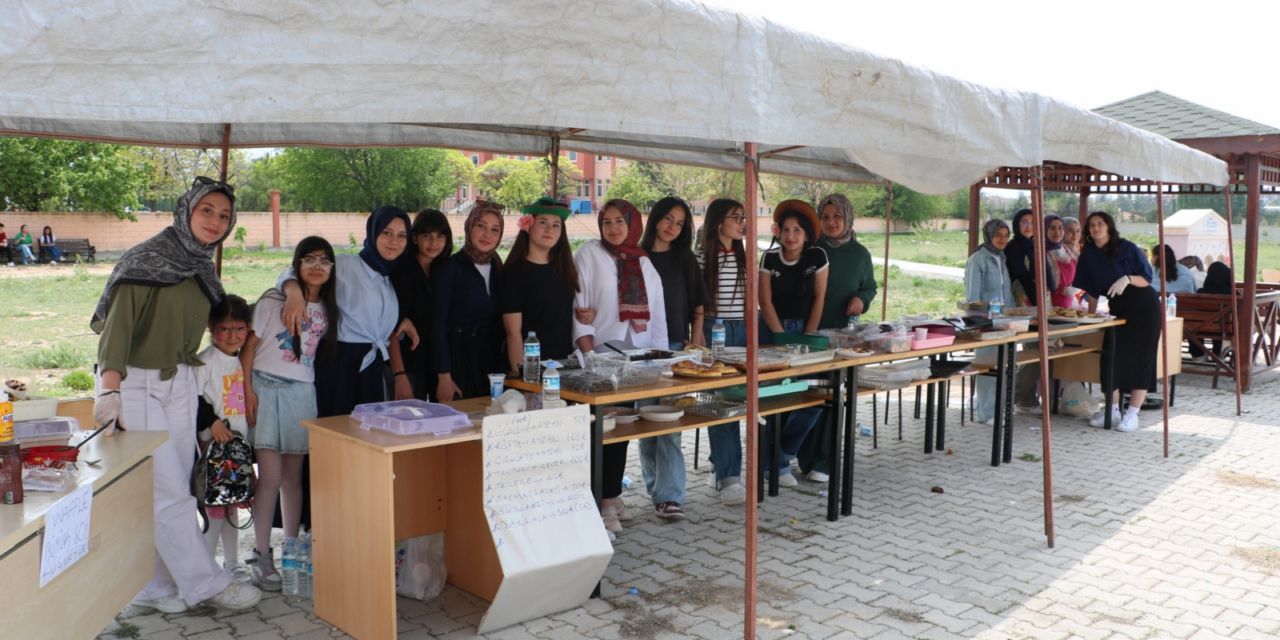 Necip Fazıl Kısakürek MTAL’de kermes açıldı
