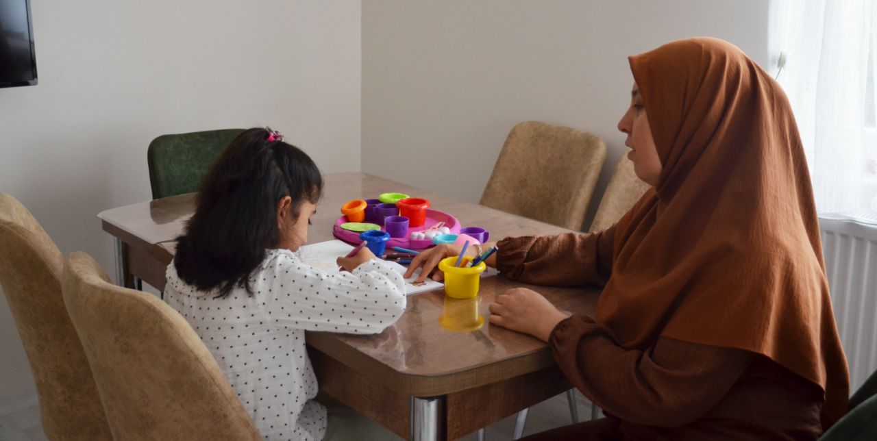 Annesini doğumda kaybeden Meryem, koruyucu ailesinin “en özel” çocuğu oldu