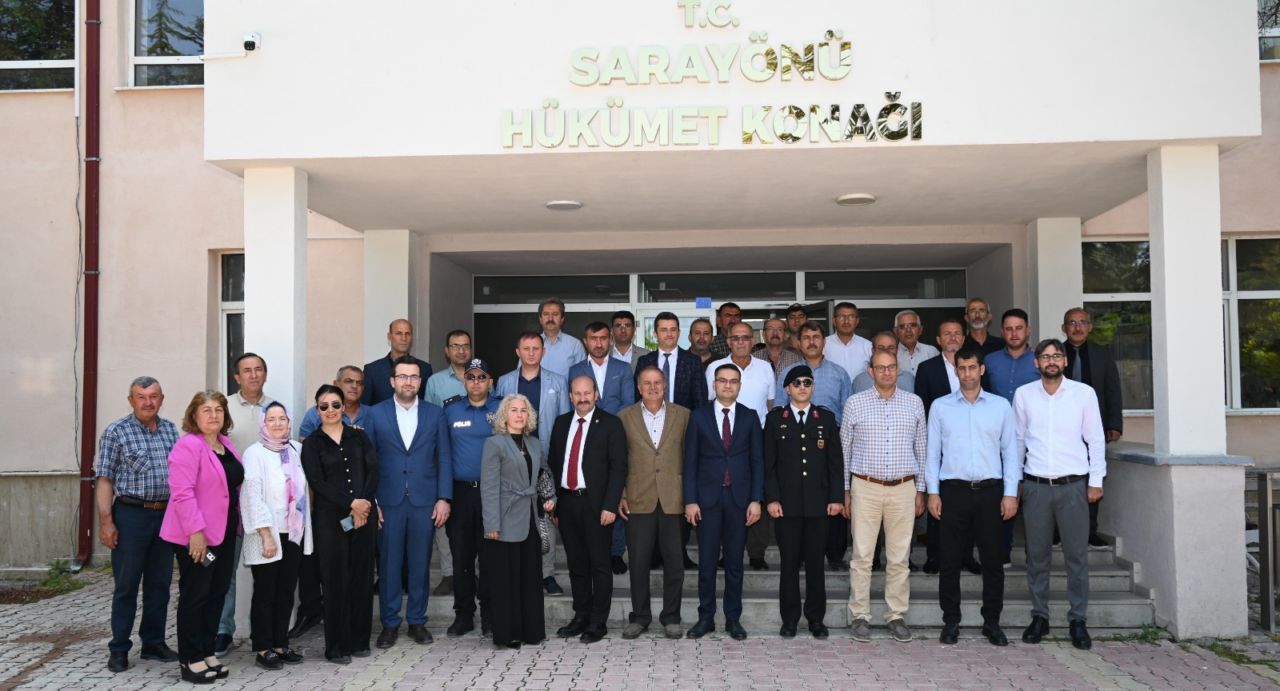 Sarayönü protokolü Arefe günü bayramlaştı