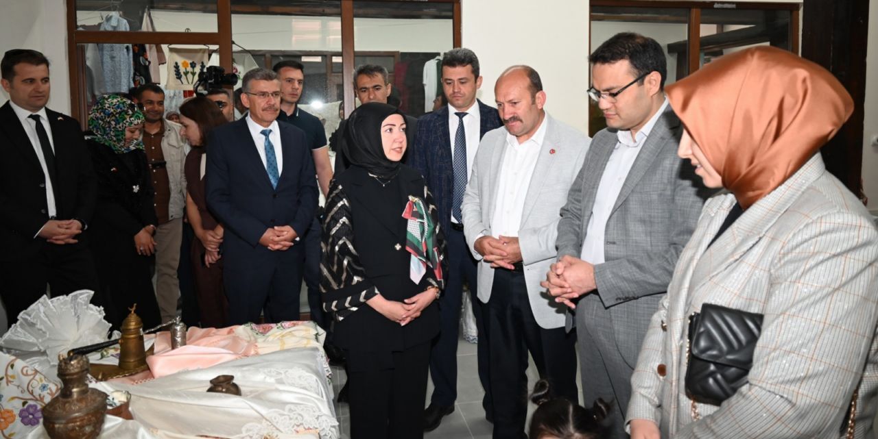 Hayat Boyu Öğrenme Haftası Sarayönü’nde etkinliklerle kutlandı