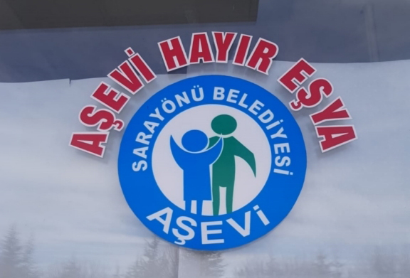 Aşevi ihtiyaç sahibi ailelere erzak kolisi dağıttı