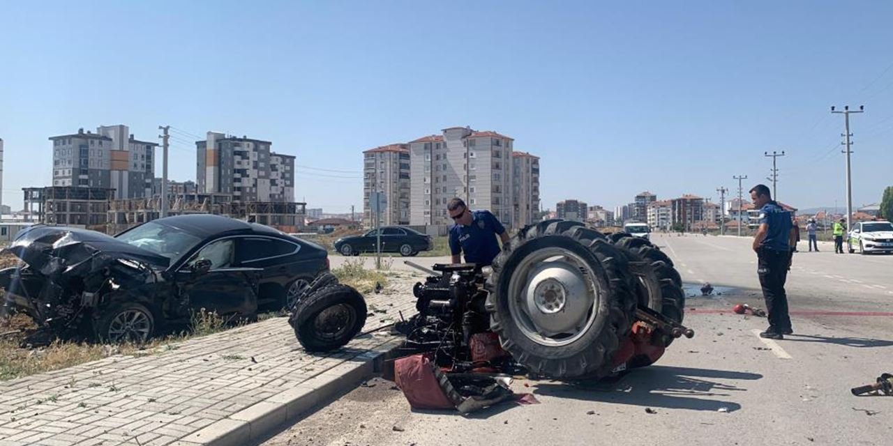 Feci kaza: Traktör parçalandı, 86 yaşındaki sürücü hayatını kaybetti