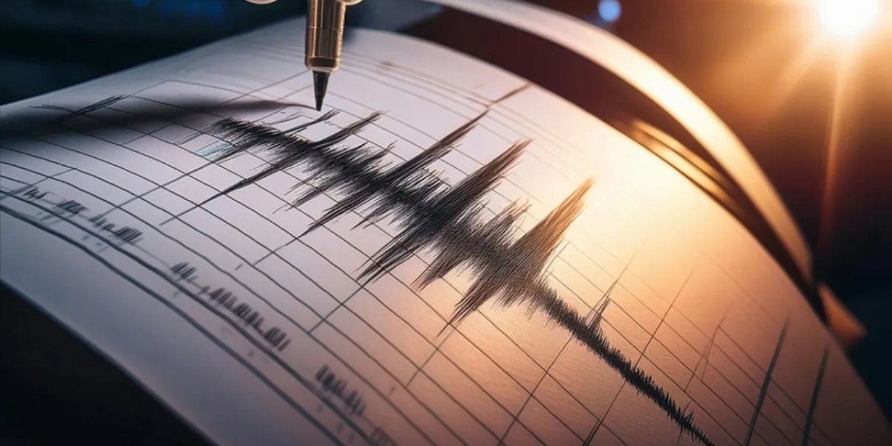 Bingöl'de 4 büyüklüğünde deprem: Gece yarısı korkuttu