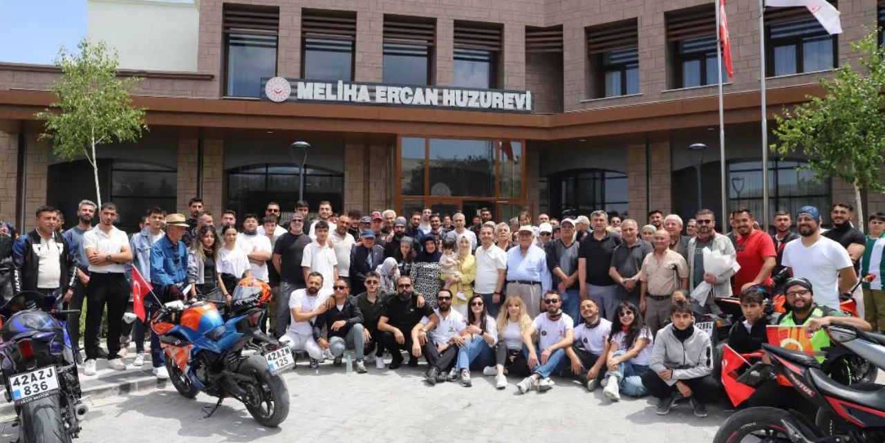 Babalar Gününde anlamlı ziyaret