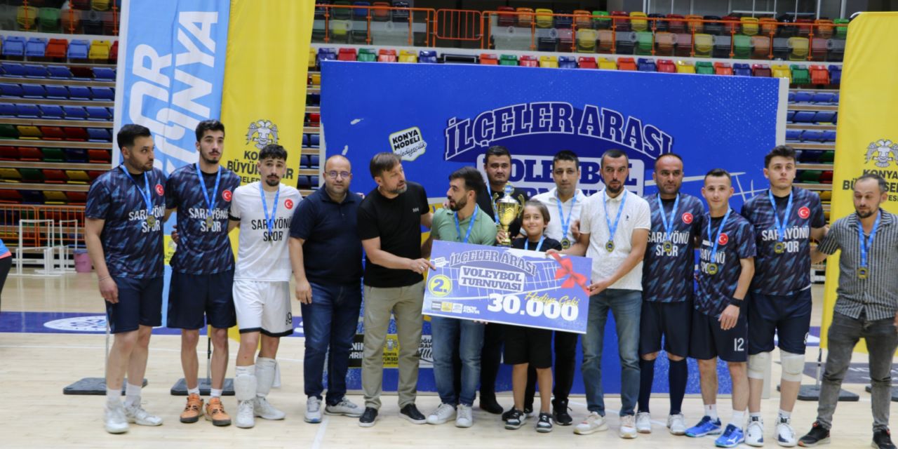 Sarayönüspor şampiyonluğu kıl payı kaçırdı