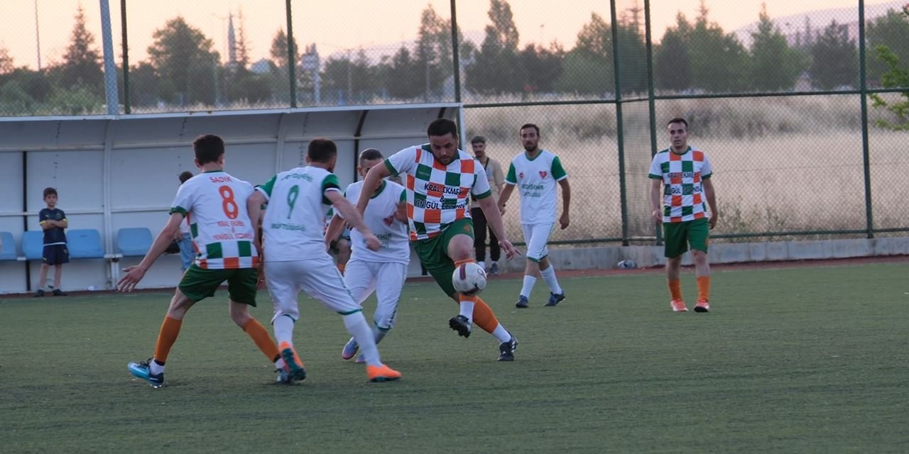 Seydişehir’de Başkanlık Kupası için ilk düdük çaldı