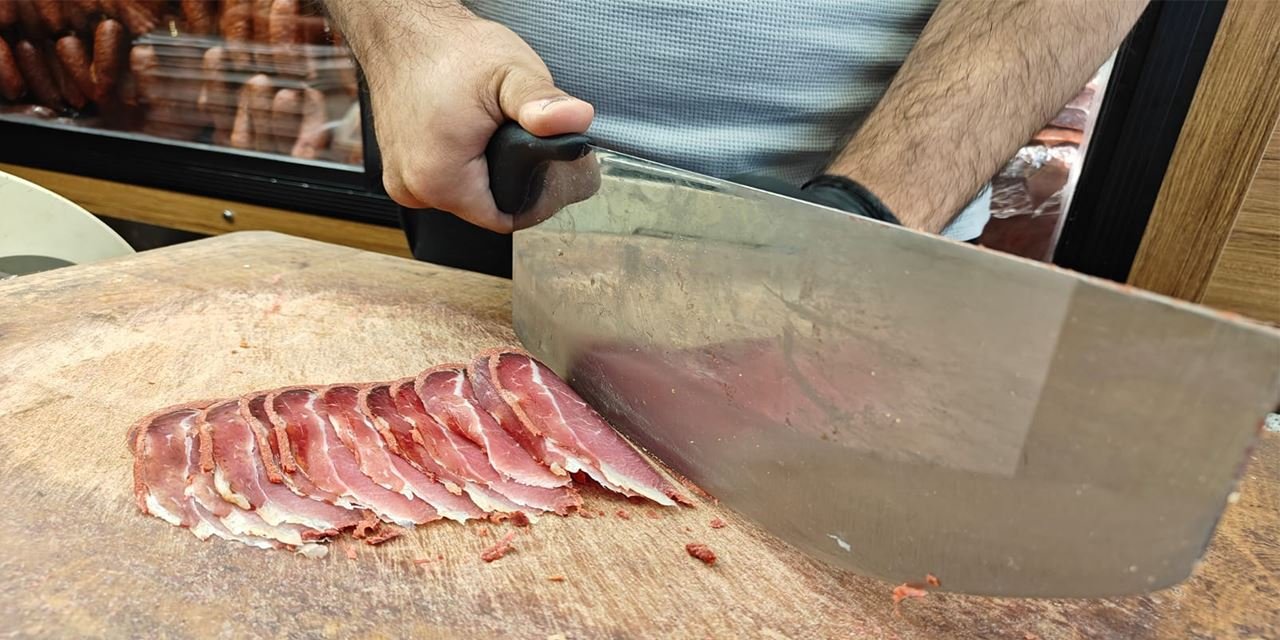 Gurbetçiler geliyor, pastırmacıların sezonu açılıyor