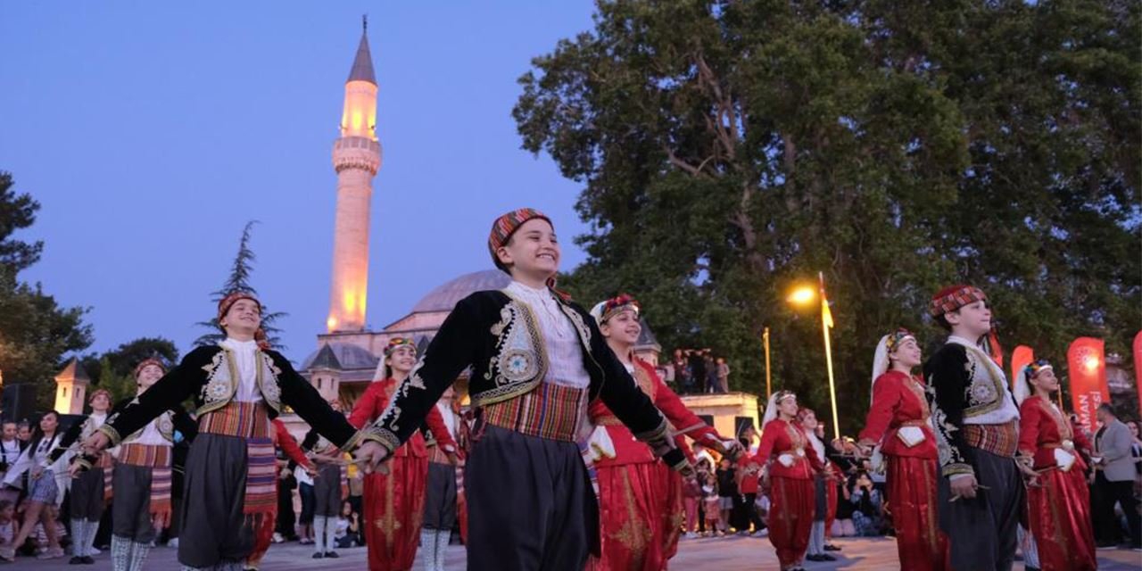 Halk Oyunları Şampiyonası Karaman'da start aldı