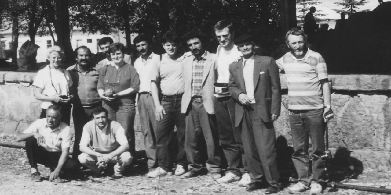 Sarayönü'ne kara tren ile gelen turistler Gar'da karşılandı
