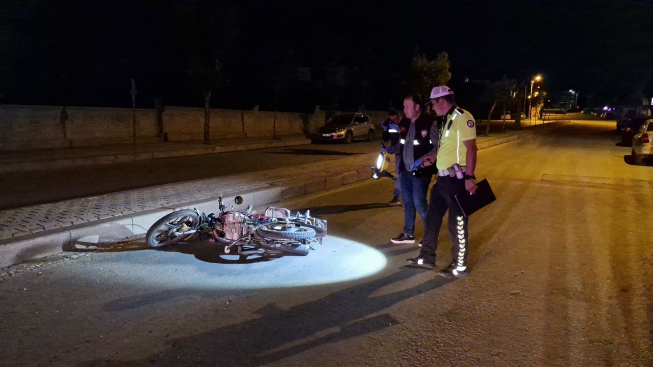 Motosiklet kazasında yaralanan genç, yaşam mücadelesini kaybetti