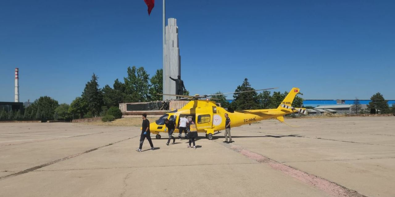Kalp krizi geçiren sağlık çalışanı helikopterle kurtarıldı
