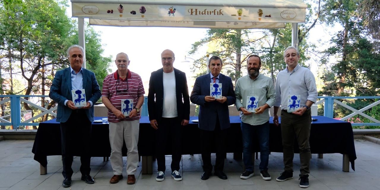 Akşehir’de kalemler konuştu: Mizahın ve Cumhuriyet’in izinde