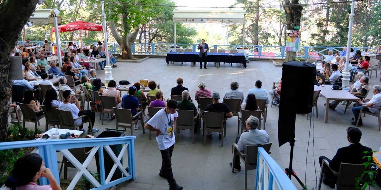 Üstün Dökmen, Akşehir’de Nasreddin Hoca’nın izinden düşündürdü