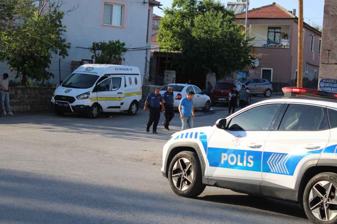 Husumetli gruplar arasında bıçaklı kavga; 1'i ağır 4 kişi yaralandı