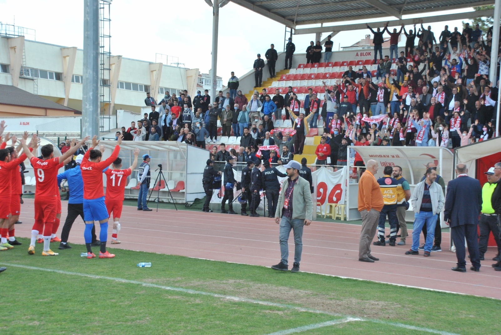 Kepez Belediyespor 3.lige yükseldi