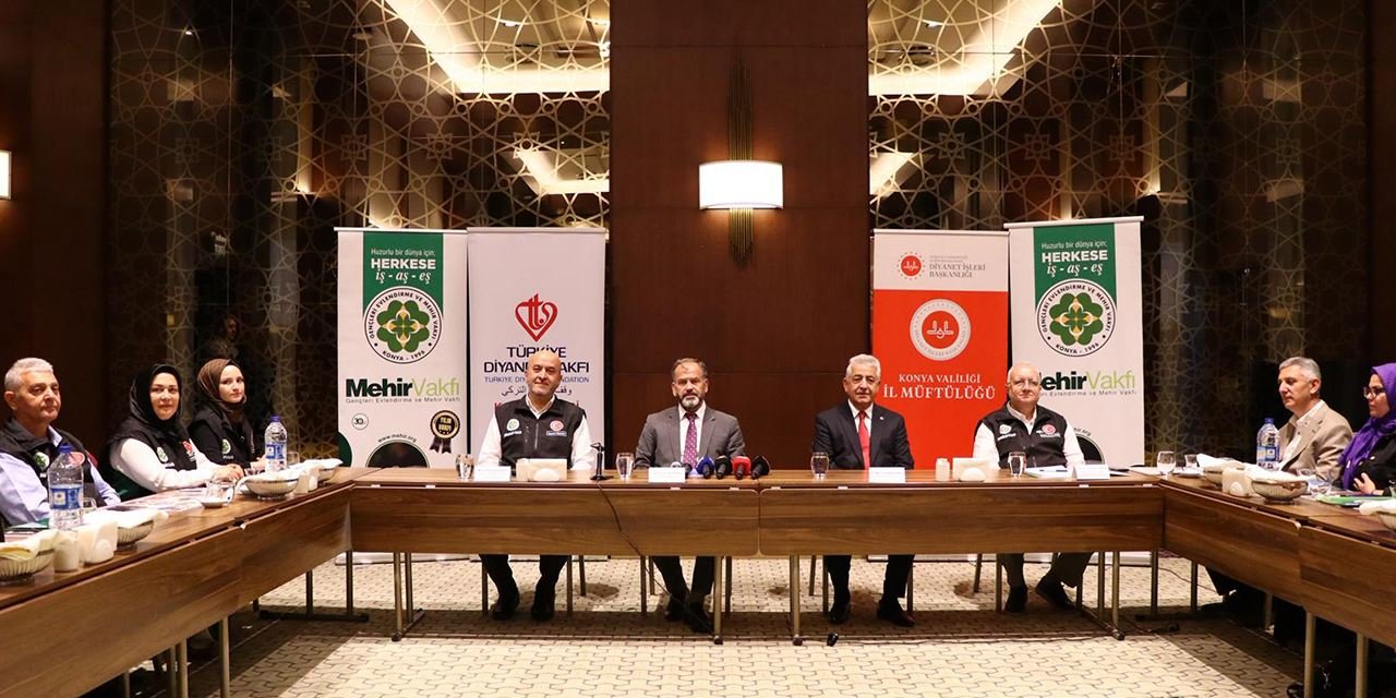 Depremzede çiftlere toplu düğünle yeni bir başlangıç