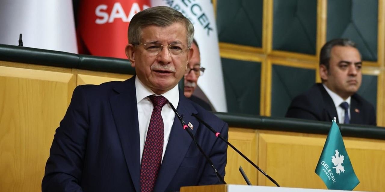 Davutoğlu’ndan 15 Temmuz ve gündeme sert çıkış: “FETÖ’ye Hizmet Eden Sümen Altı Edenlerdir”