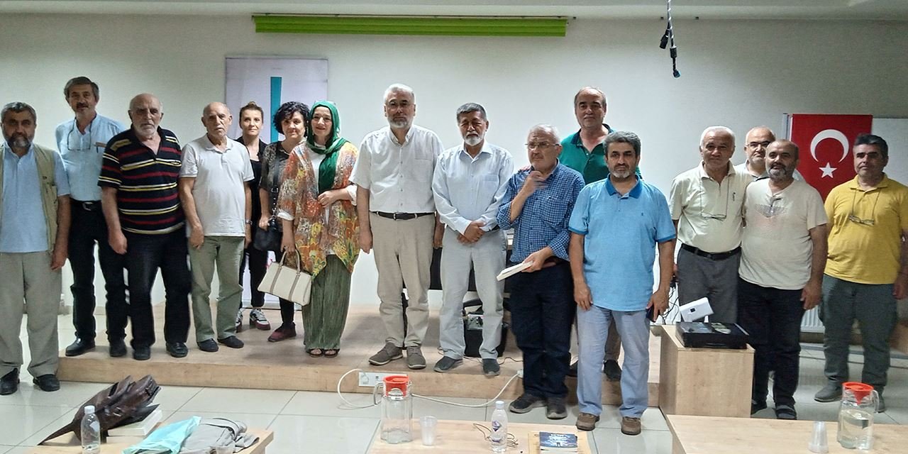 Kur’an Arkeolojisi ile yaratılış ve evrim tartışıldı