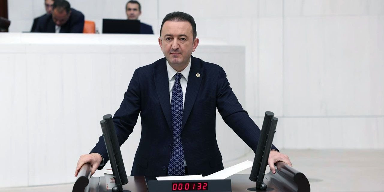 CHP’li Bektaş’tan Bakan Tekin’e ‘pis kokulu’ istifa çağrısı