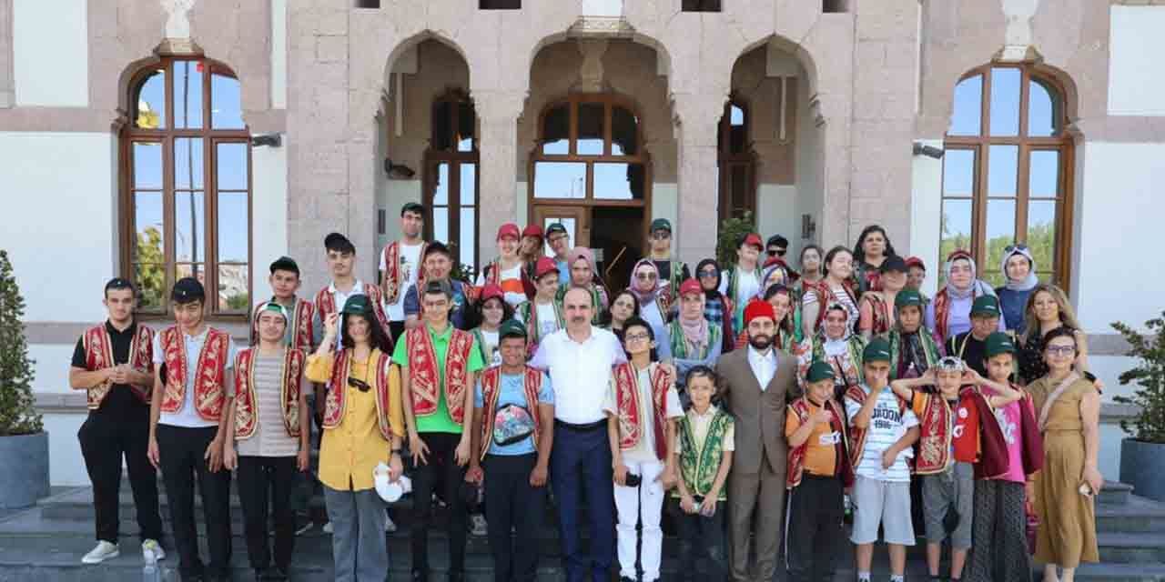 Özel Genç KOMEK Yaz Okulu’nda özel bireyler hem öğreniyor hem eğleniyor
