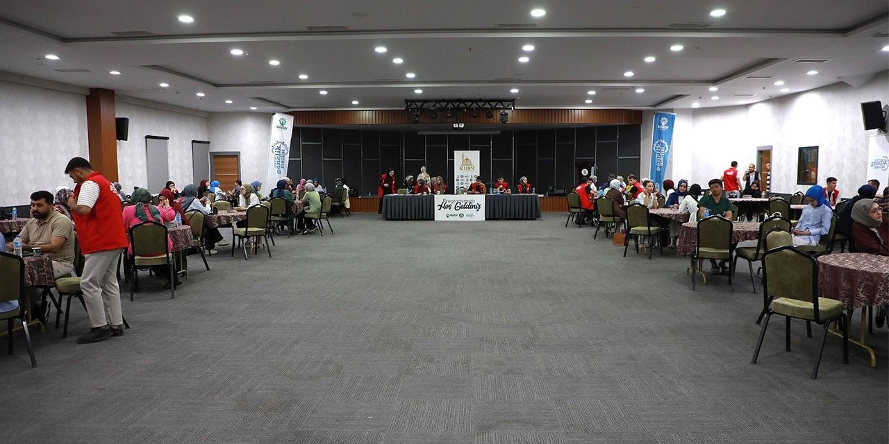Karatay Gençlik Meclisi’nden üniversite adaylarına meslek rehberliği