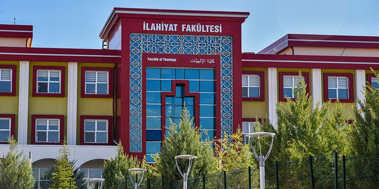 KMÜ İlahiyat Fakültesi’nden ilk 100 bine burs desteği