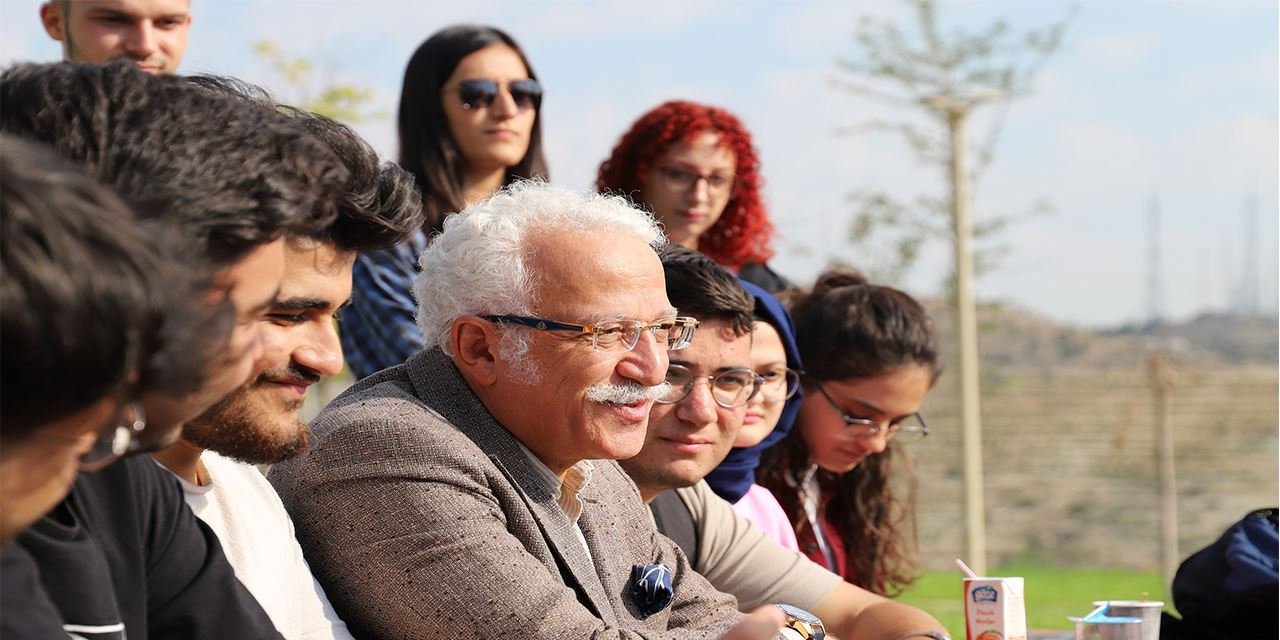 Rektör Zorlu: “Hayallerinize Giden Yolda Yanınızdayız”